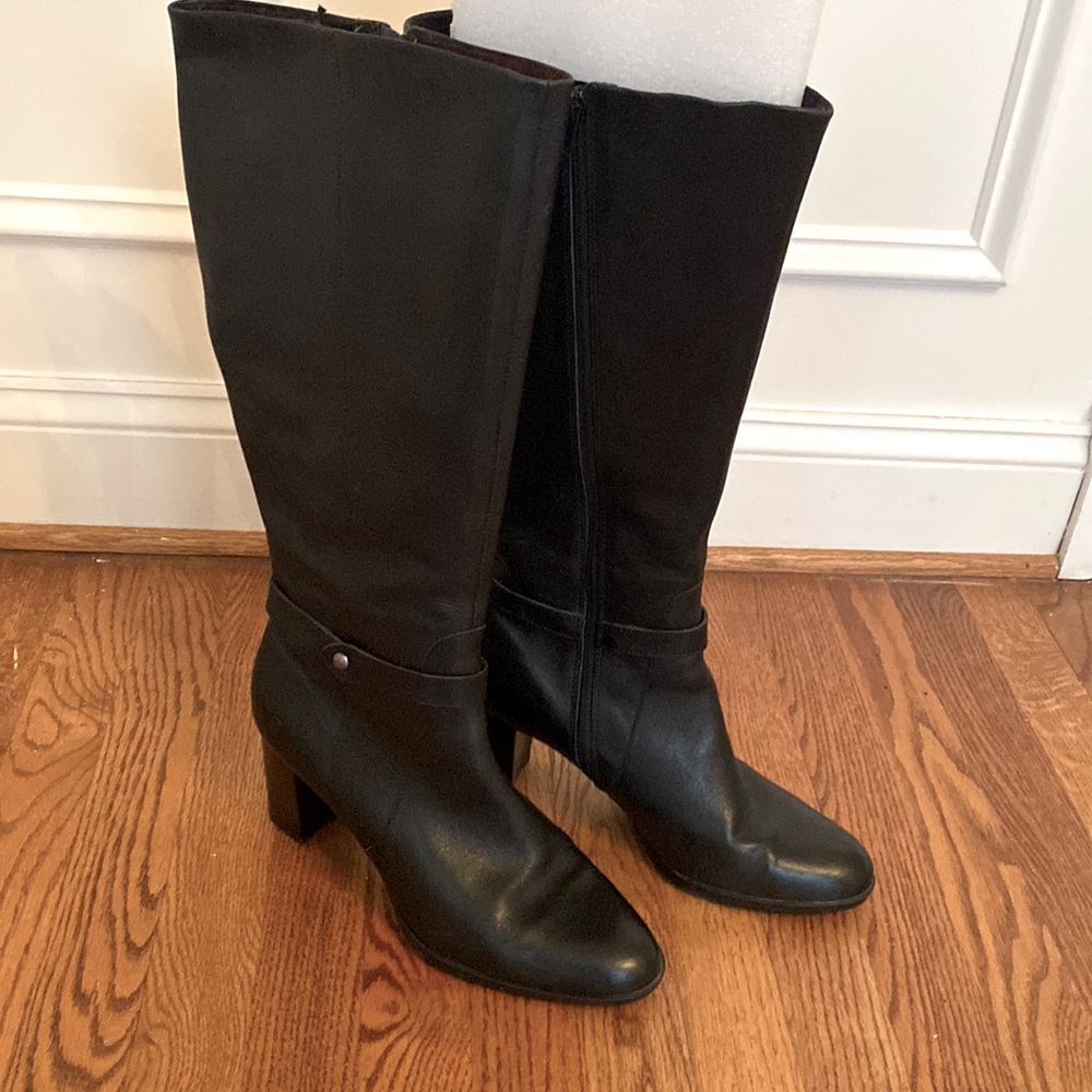 BORN knee high leather boots -never worn